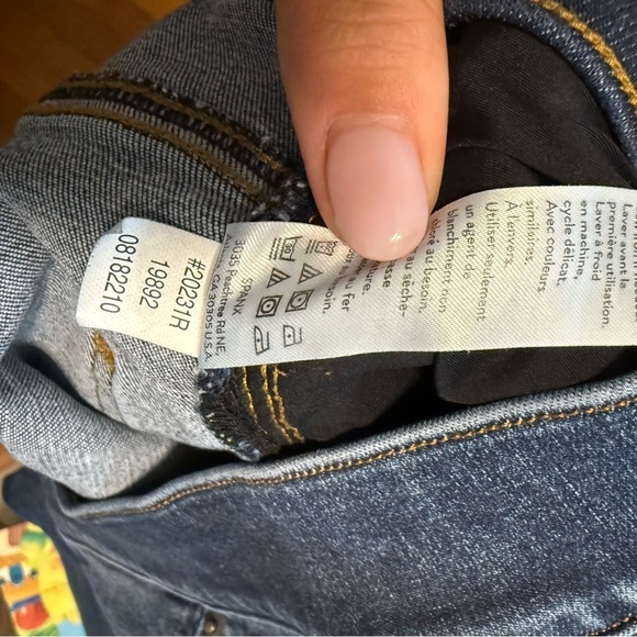 Spanx Size Medium (29x26) Cropped Flare Denim Jeans Pull On Raw Hem 20231R - Picture 11 of 11